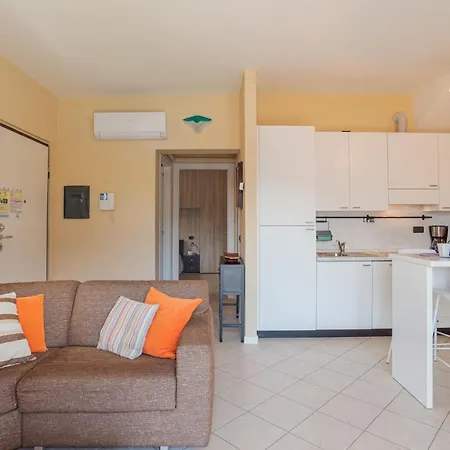 With Balcony And Private Parking Appartement *