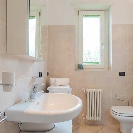 Appartamento With Balcony And Private Parking