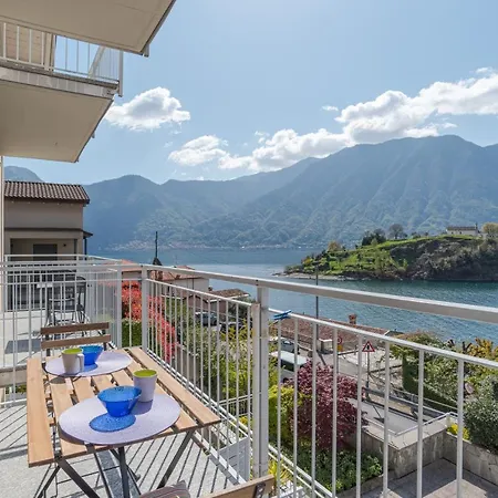 Appartamento With Balcony And Private Parking Ossuccio